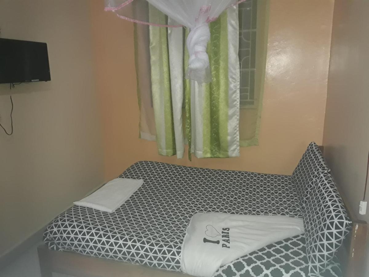 Hotel Emmaccra *