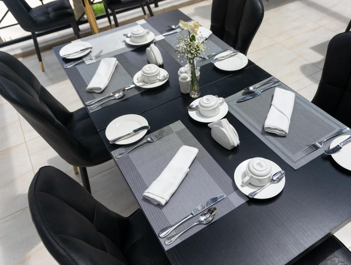 Cysuites