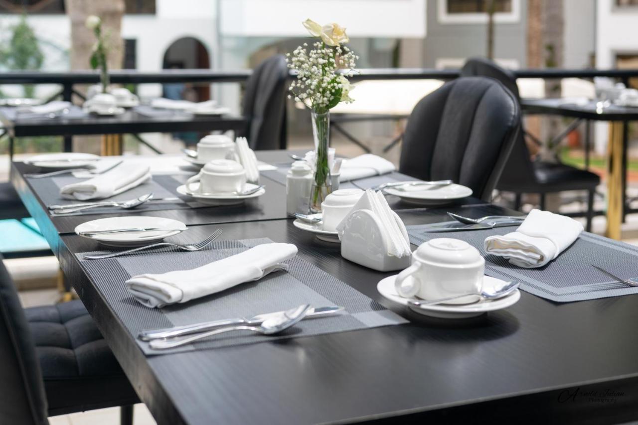 Aparthotel Cysuites 3*