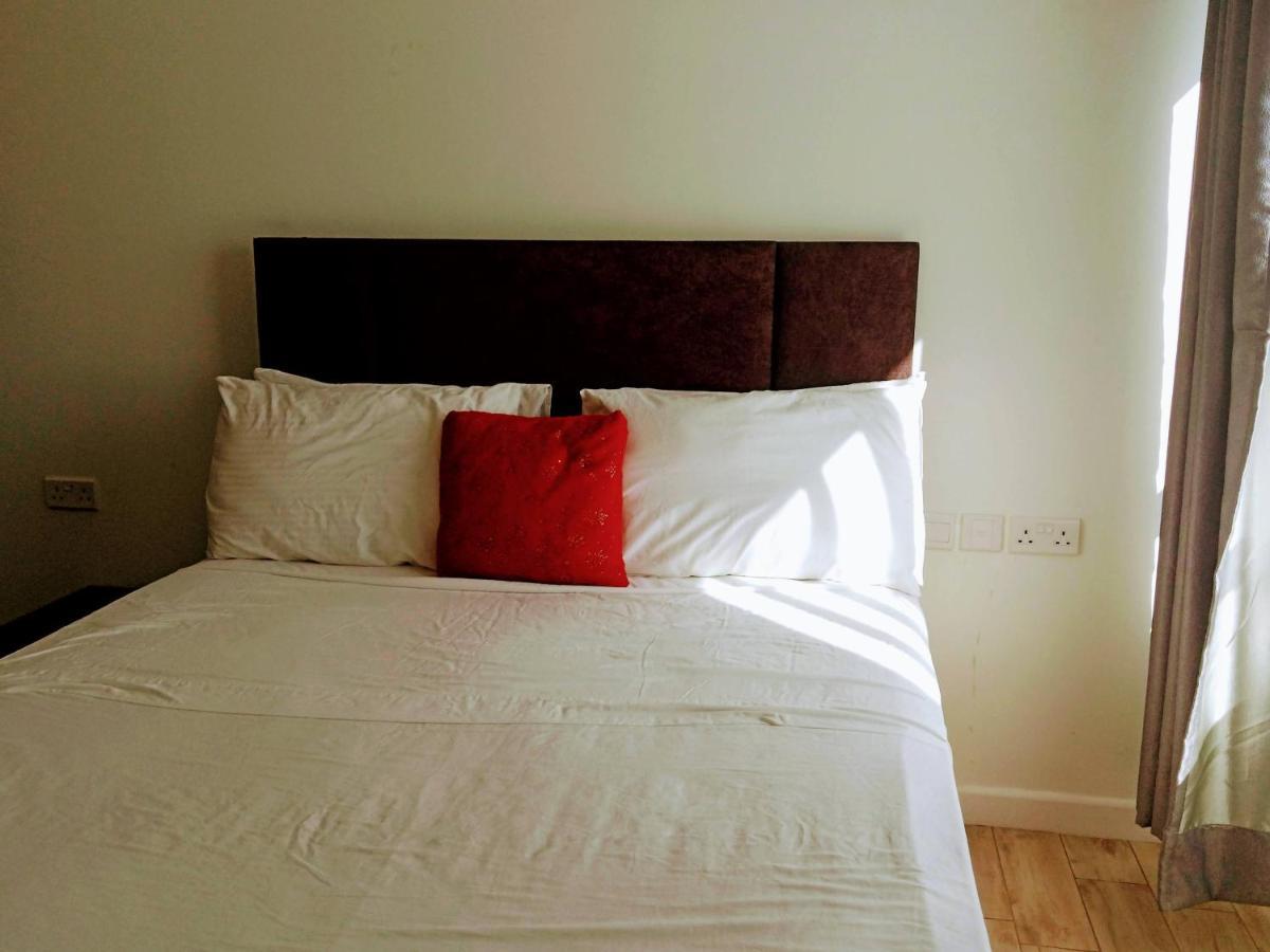 Victoria Suites, Nairobi West Apartment *