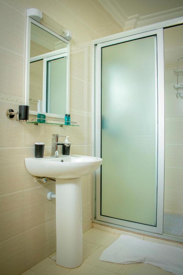 Aparthotel Luxel Suites 3*