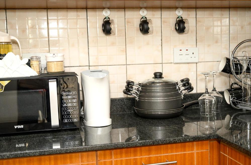 Apartment Furnished 1 Bedroom In Nairobi. 15 Mins To Cbd. Free Wi-fi & Parking *