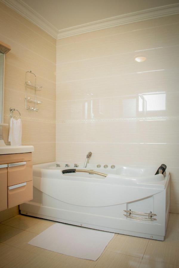 Luxel Suites Aparthotel