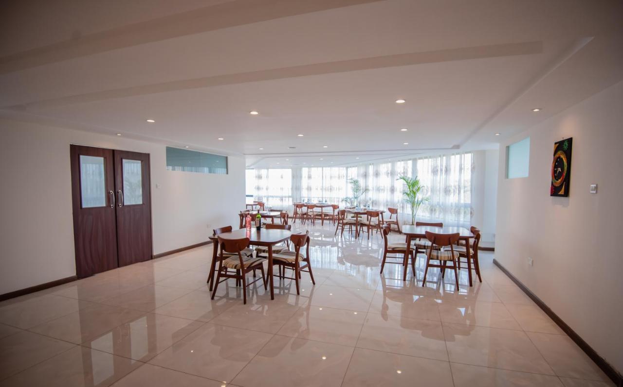 The Crossroads Hotel, Westlands