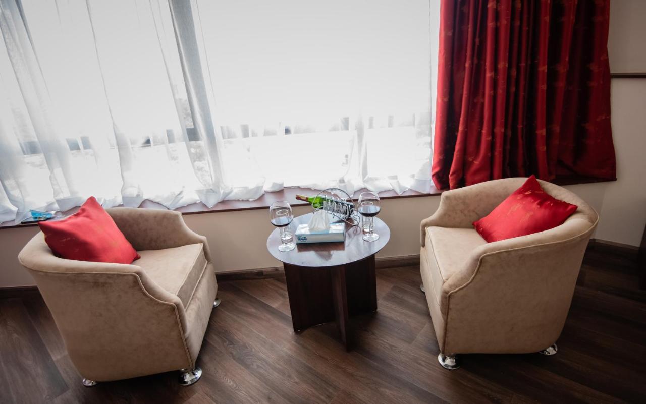 The Crossroads Hotel, Westlands Hotel 3*