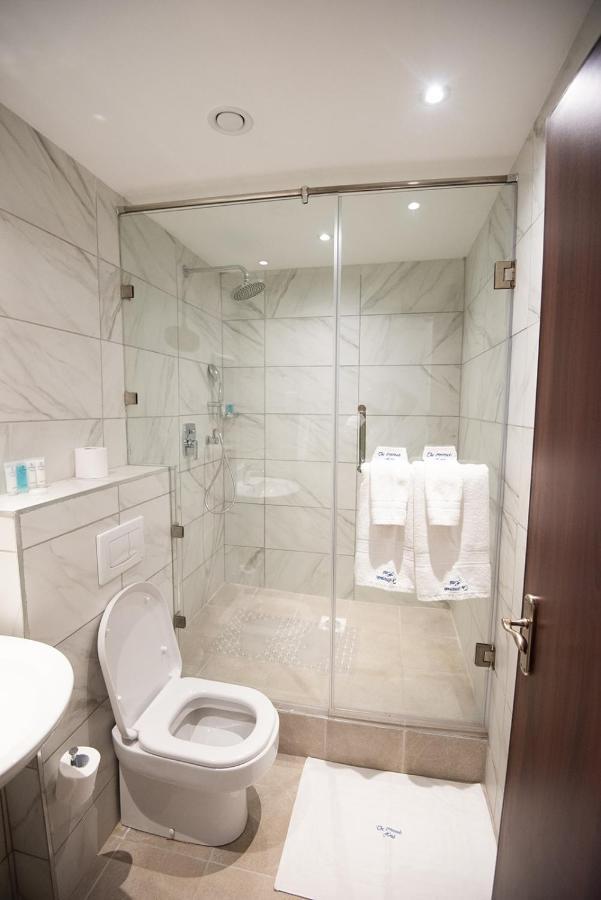The Crossroads Hotel, Westlands Hotel 3*