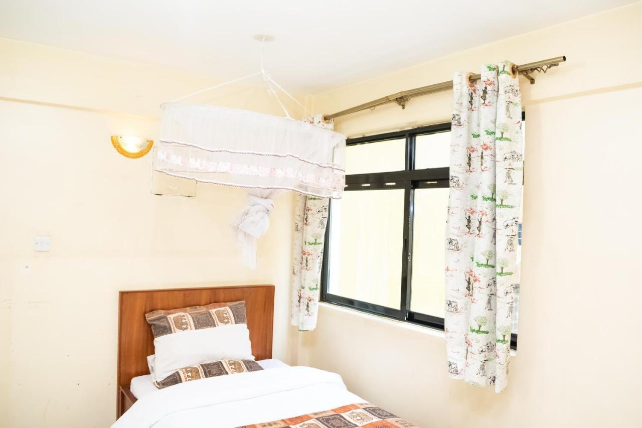 Ngara Riverside Hotel 2*