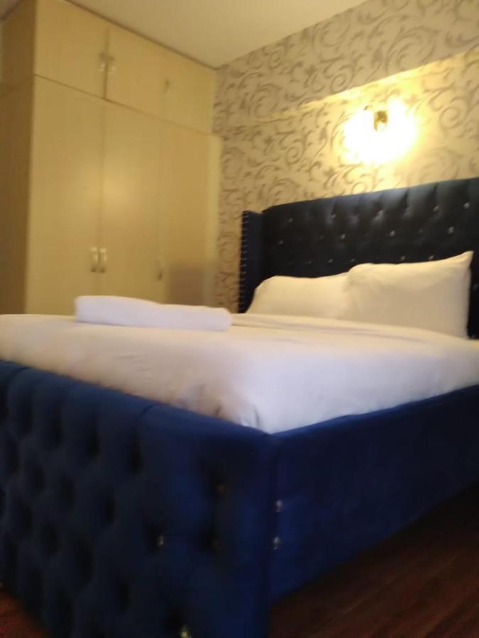 Stay.plus Hurlingham Business Apartment