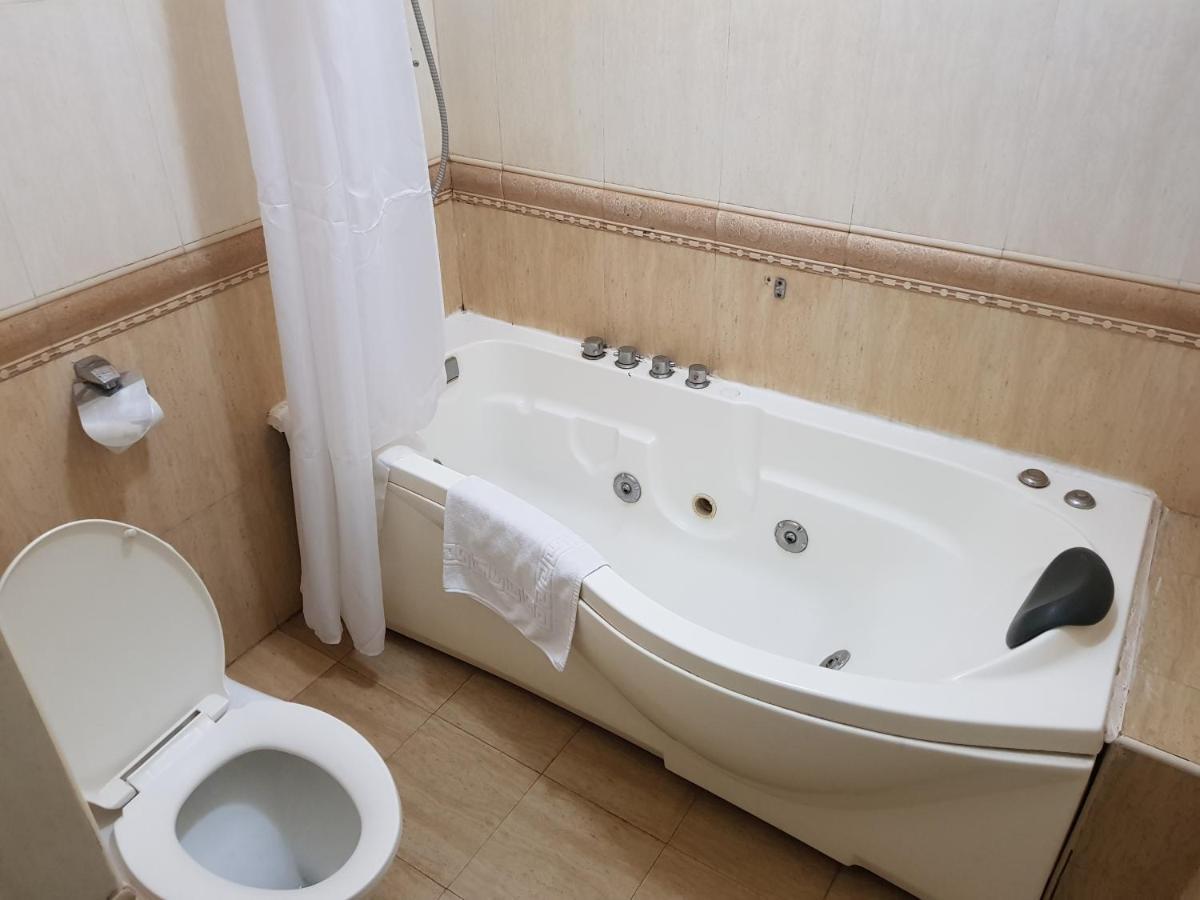 Natural Oak Aparthotel