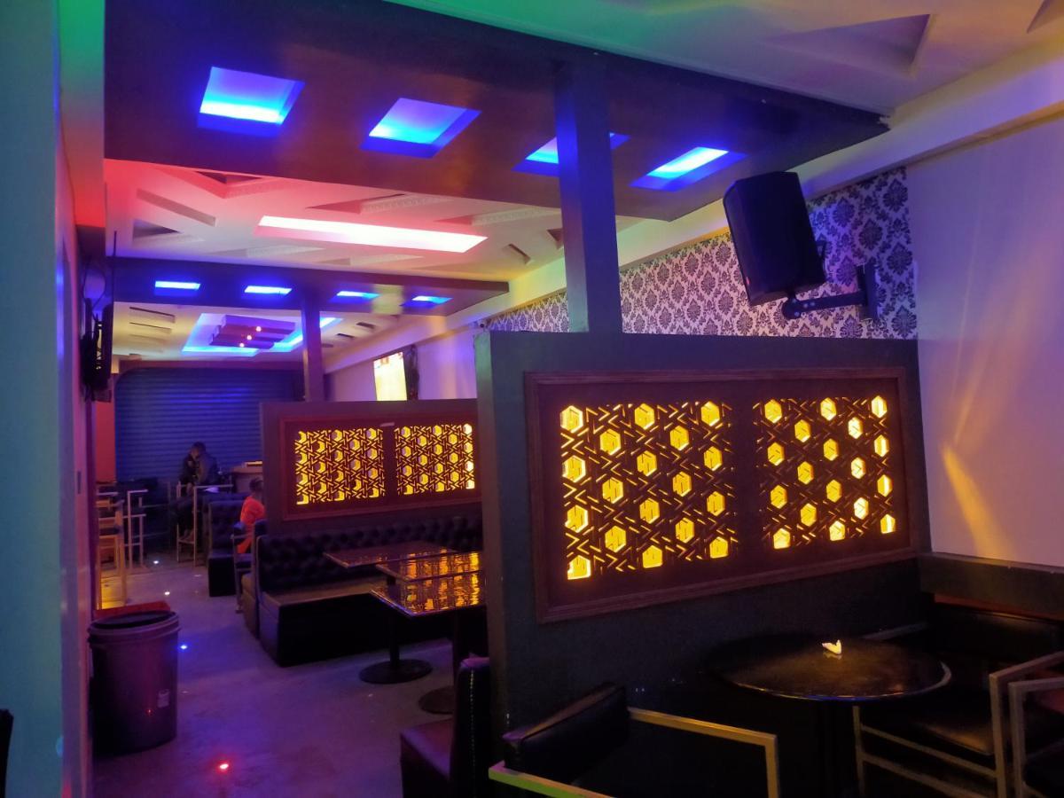 New Carnation Hotel 2*