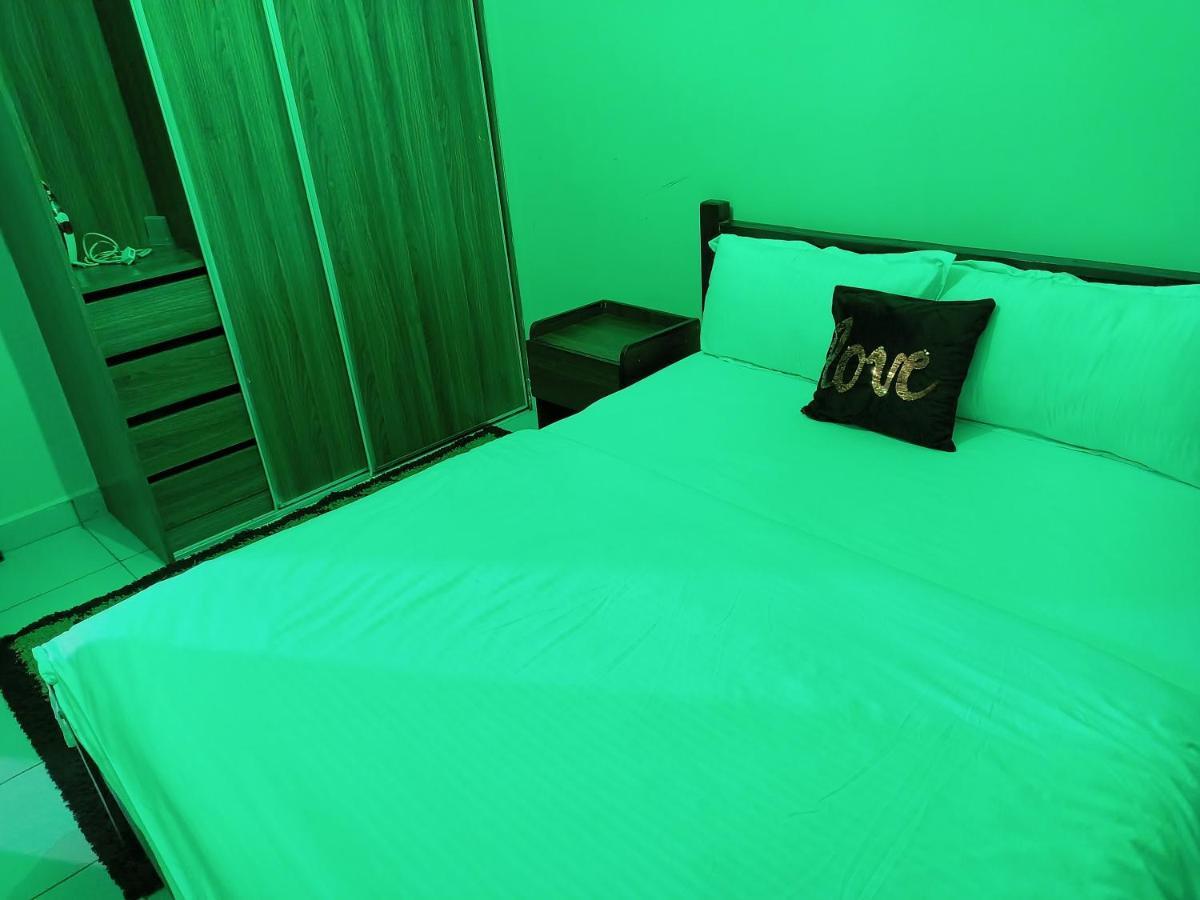 Swan Apartments,