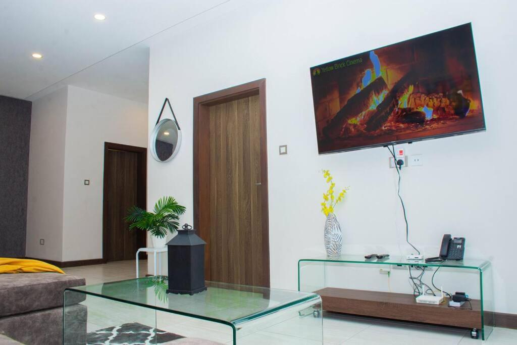 Skynest Westlands Secure New Modern & Chic