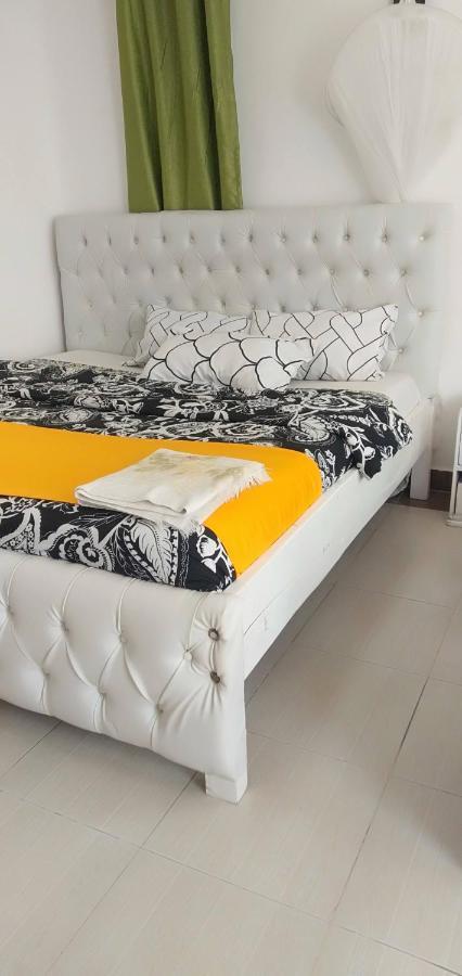 Royalty Homes -jkia Homestay