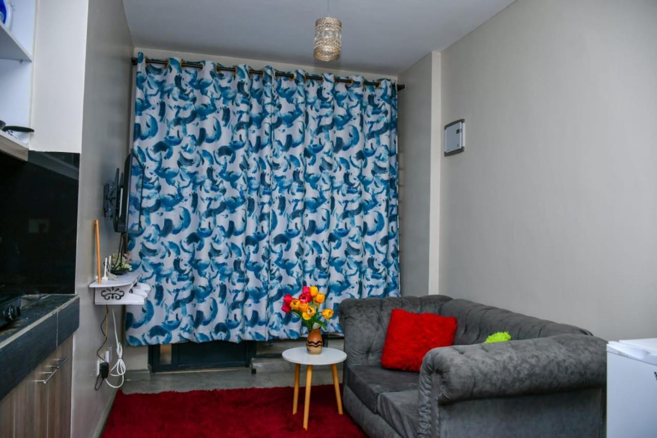 Lux Royal Suburbs