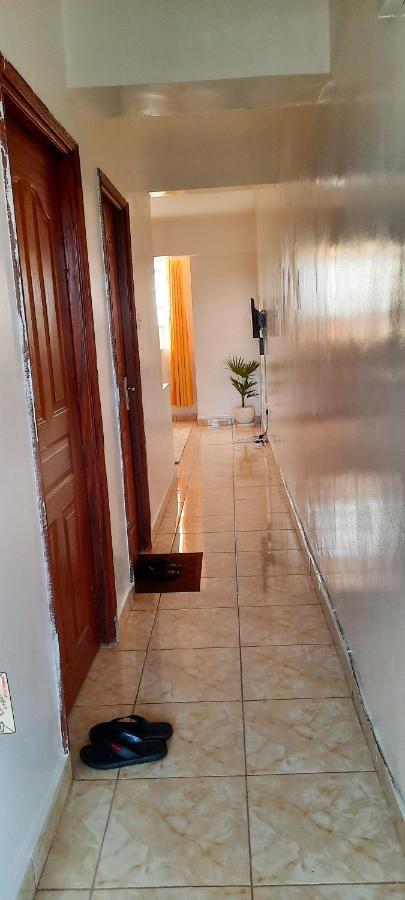 Luxurious 1 Bedroom, Netflix, 10mbps Wifi, Free Parking, 24/7 Security, Along Ngong Rd Apartment *