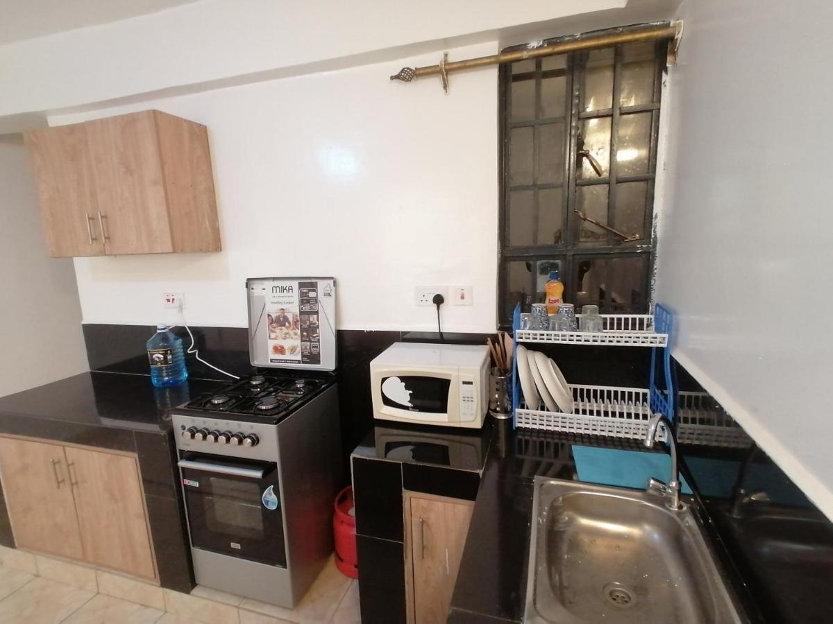 Luxurious 1 Bedroom, Netflix, 10mbps Wifi, Free Parking, 24/7 Security, Along Ngong Rd Apartment