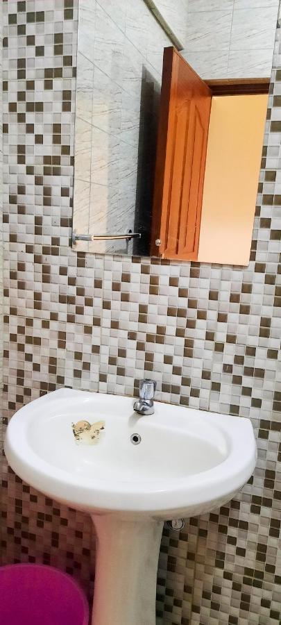 Luxurious 1 Bedroom, Netflix, 10mbps Wifi, Free Parking, 24/7 Security, Along Ngong Rd Apartment Nairobi
