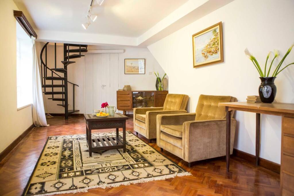 Villa Beautiful Historic Stand Alone In Muthaiga, Nairobi