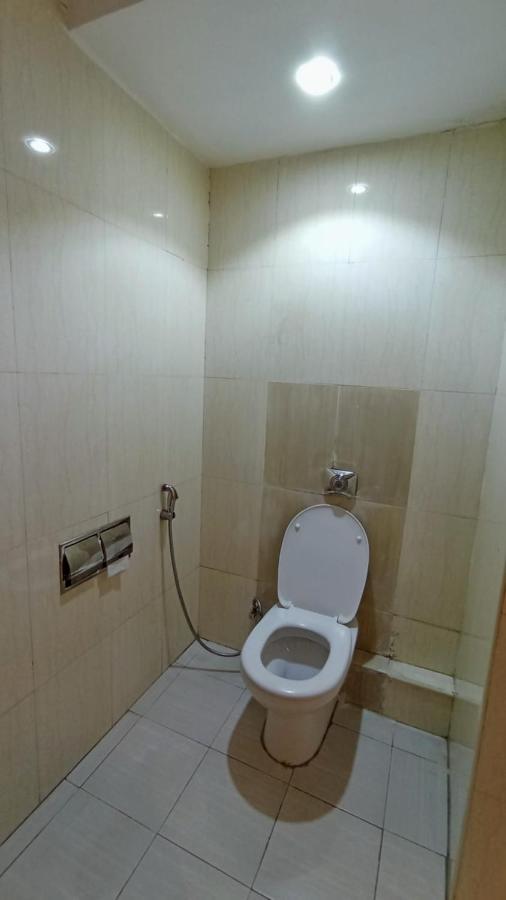 Decale Palace Hotel 3*