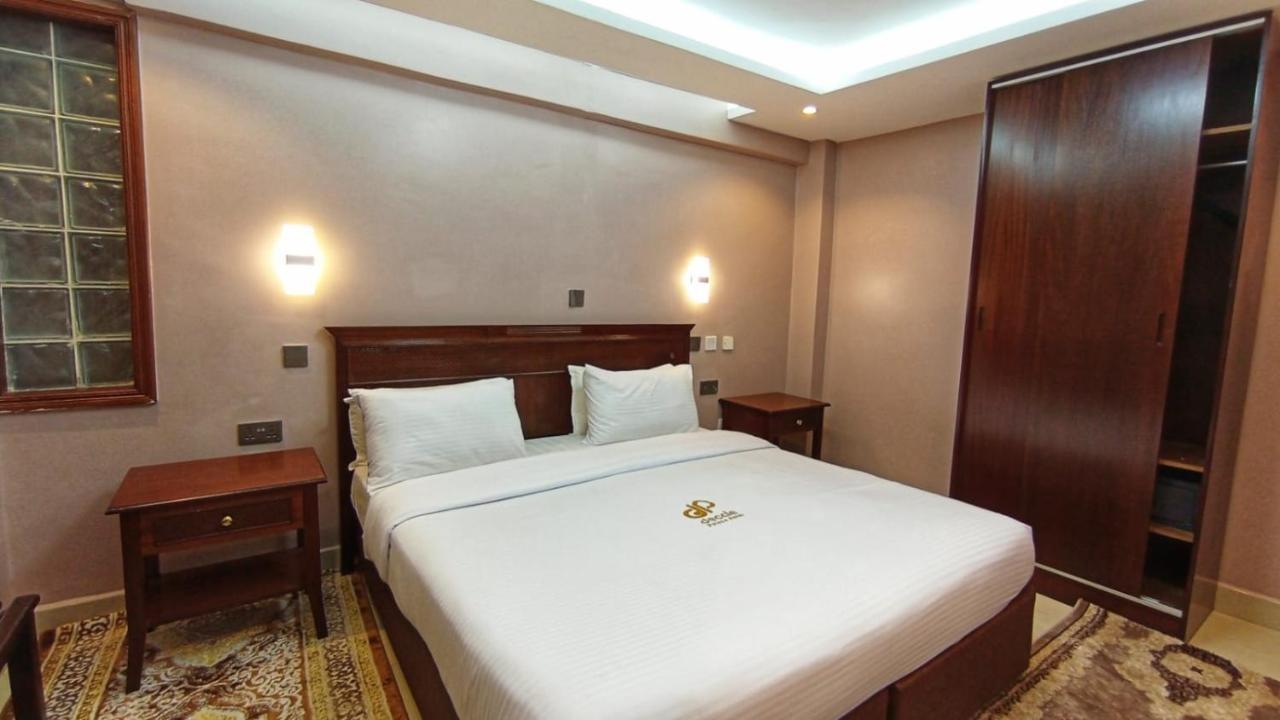 Decale Palace 3*