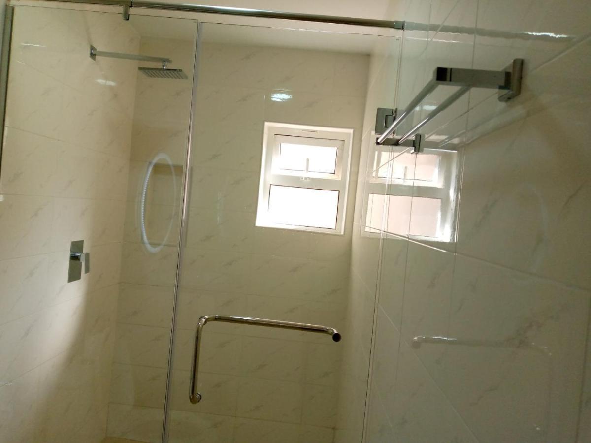 Lux Westlands Business *