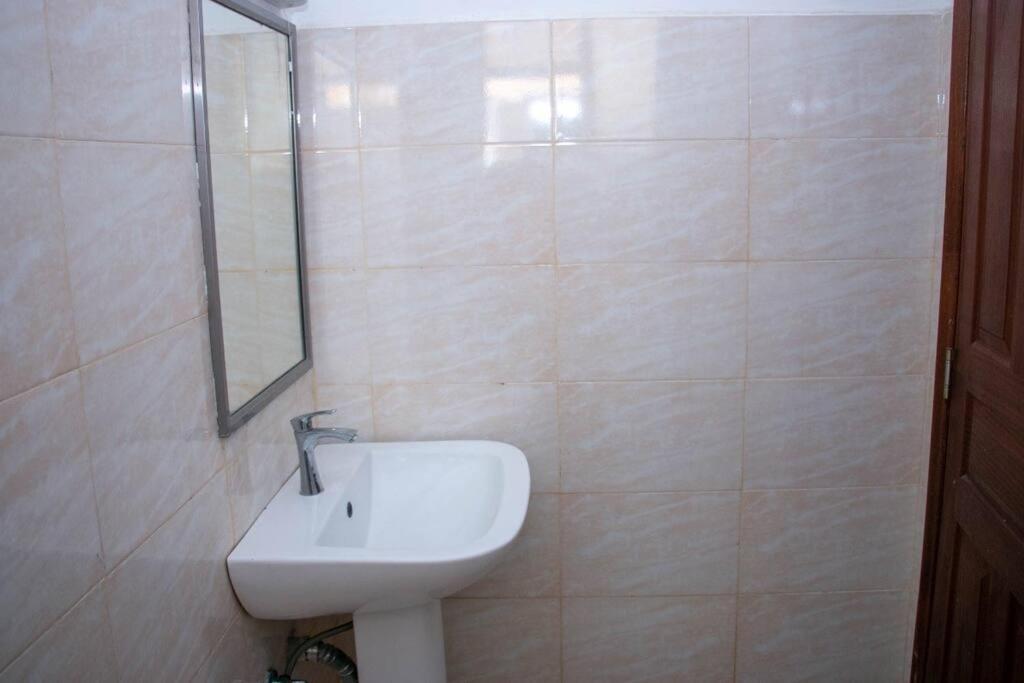 Lovely Fully Furnished And Serviced 4-bedroom * Nairobi
