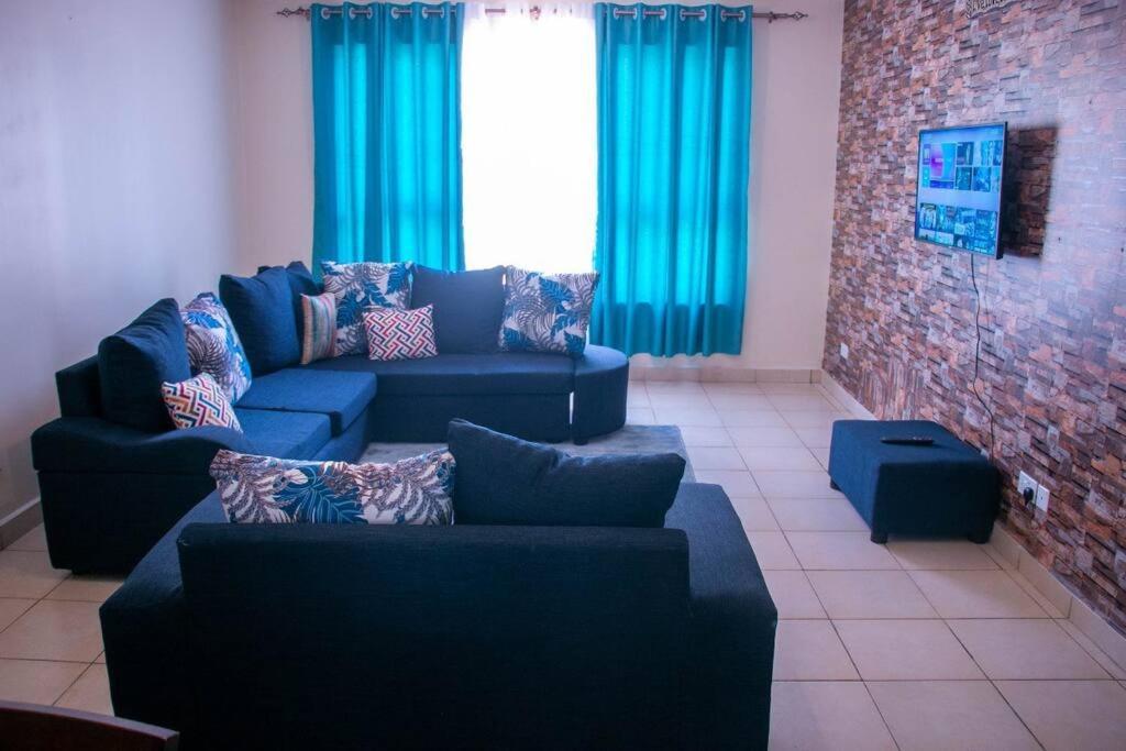Apartment Lovely Fully Furnished And Serviced 4-bedroom Nairobi