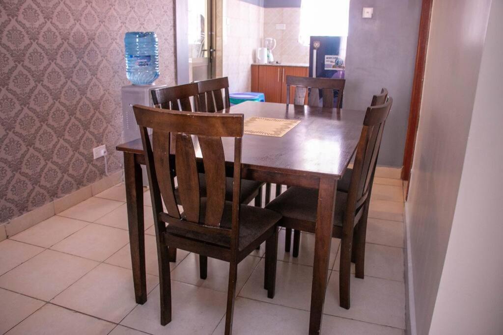 Apartment Lovely Fully Furnished And Serviced 4-bedroom Nairobi