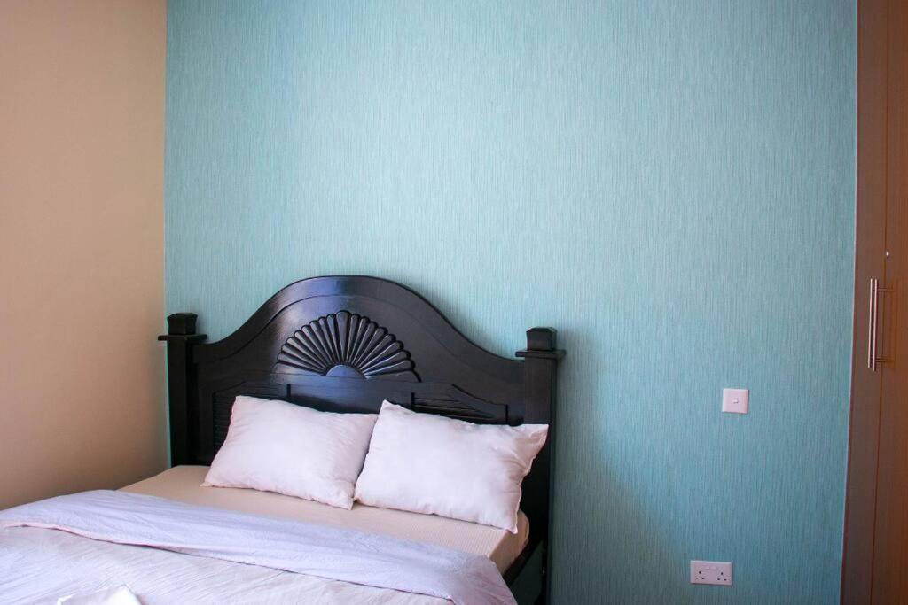 Lovely Fully Furnished And Serviced 4-bedroom Apartment *