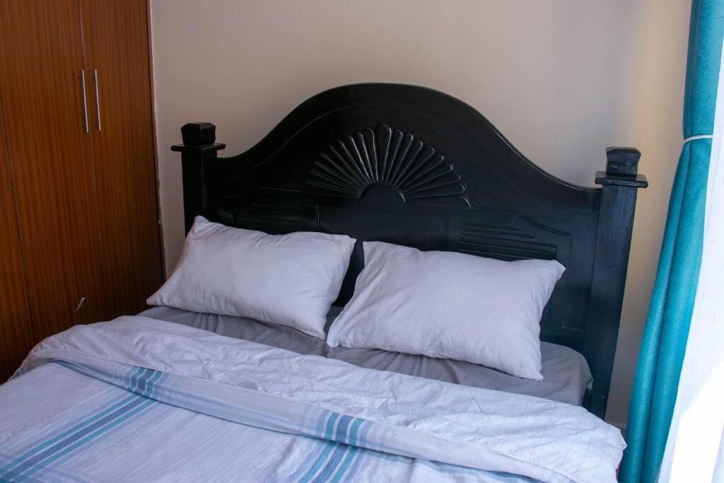 Apartment Lovely Fully Furnished And Serviced 4-bedroom *