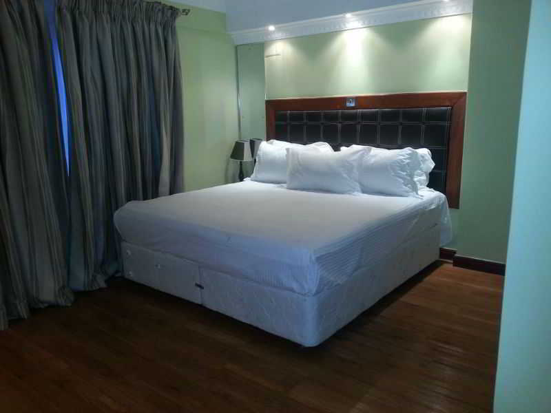 Upperhill 4*