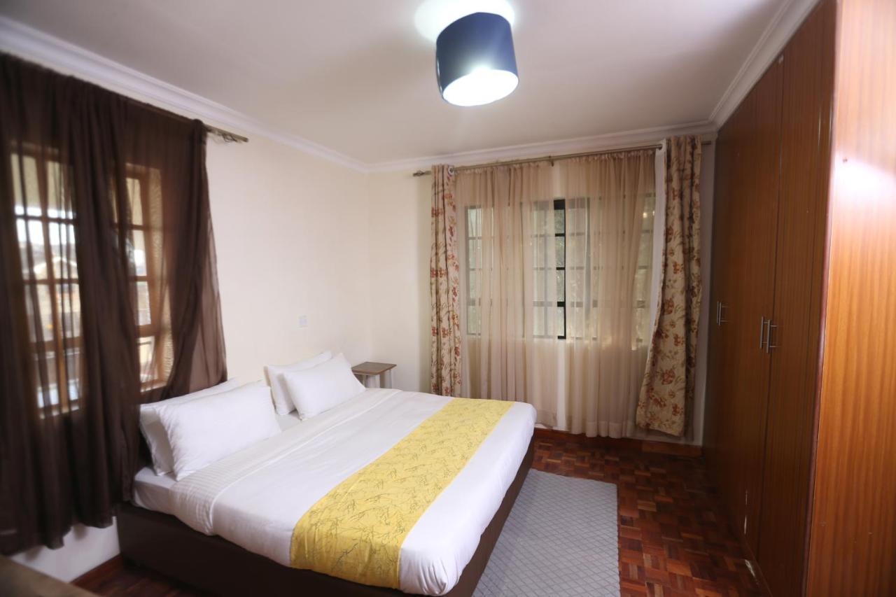 Esao Airport Suites Homestay *