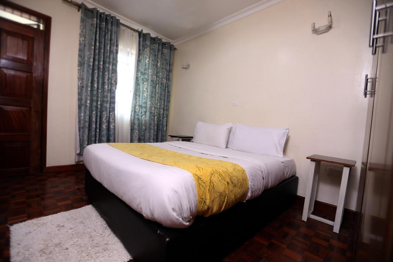 Esao Airport Suites Homestay *