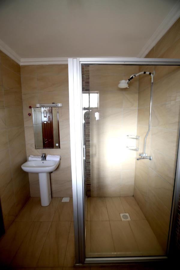 Esao Airport Suites