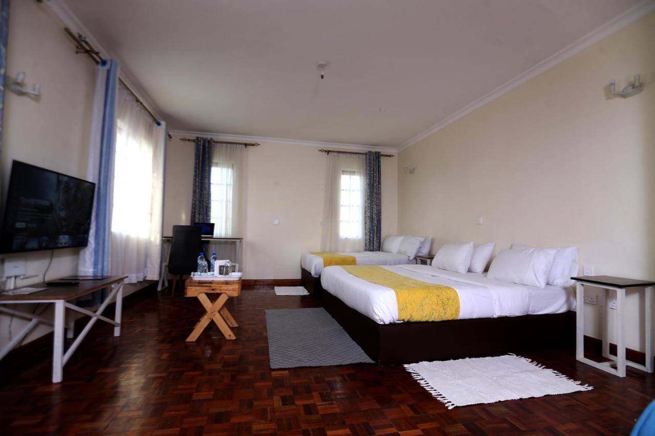 Homestay Esao Airport Suites *