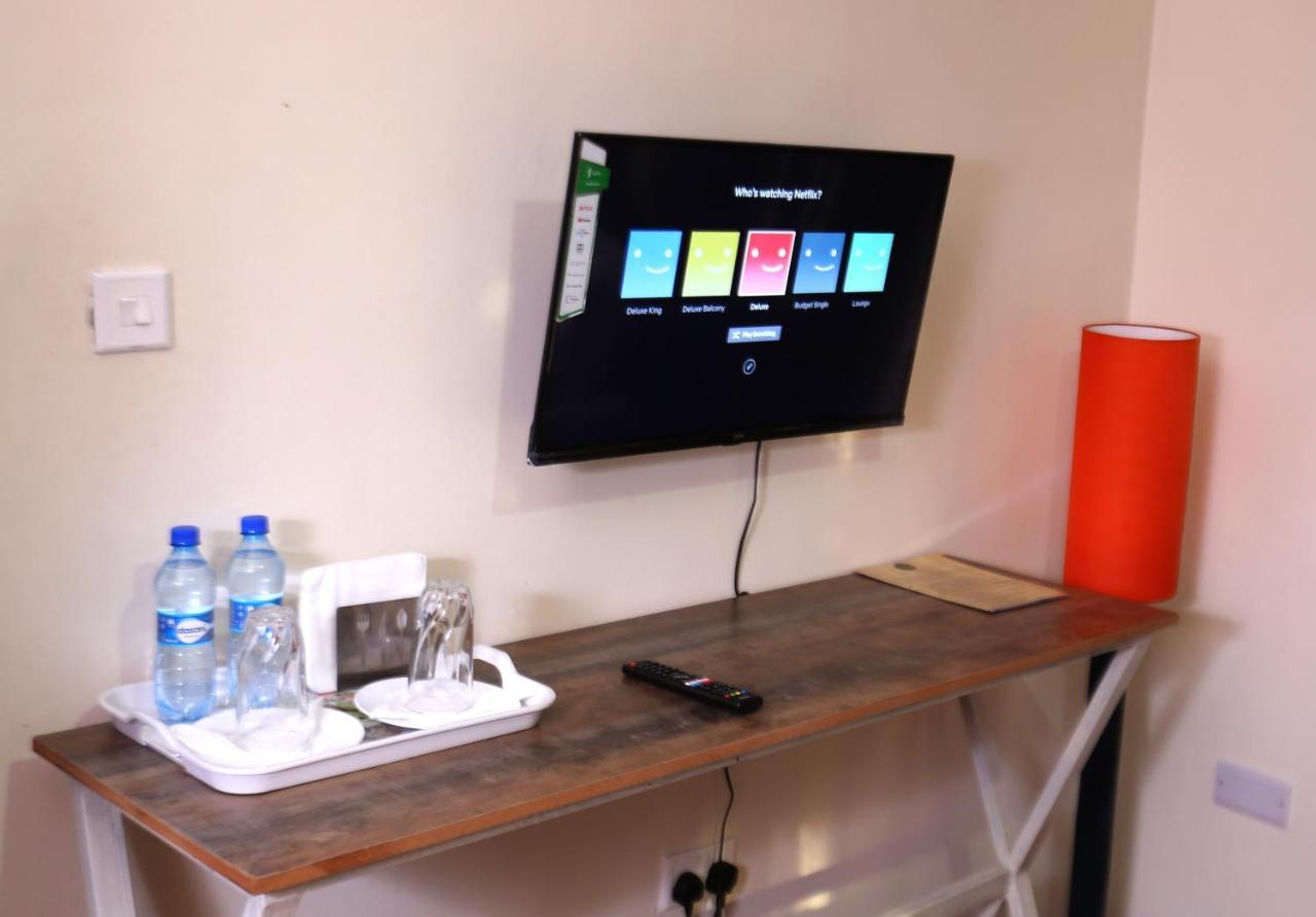Homestay Esao Airport Suites