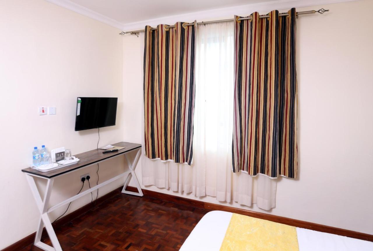 Esao Airport Suites Homestay