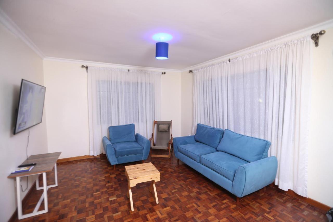 Homestay Esao Airport Suites *