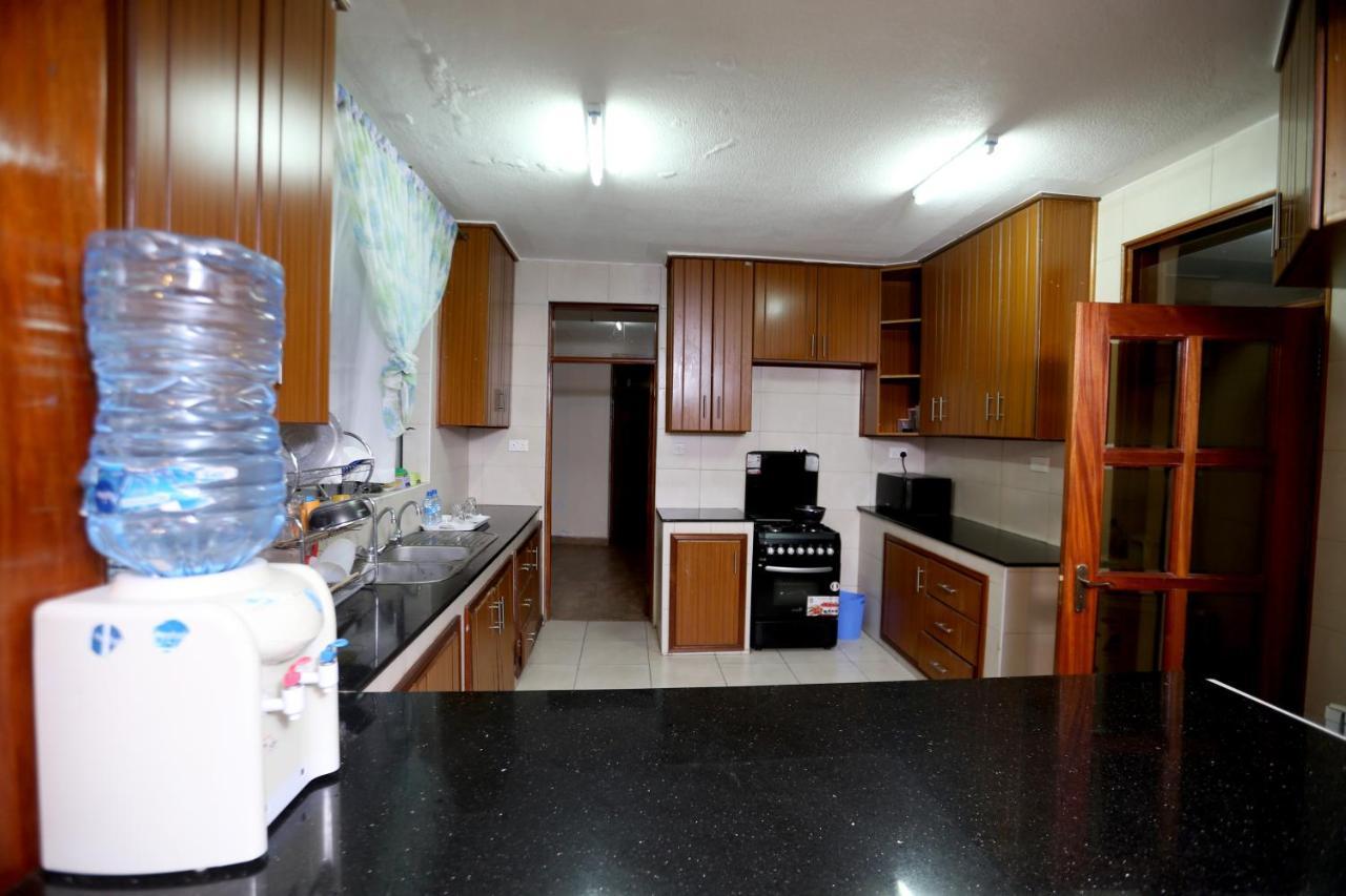 Esao Airport Suites Homestay *