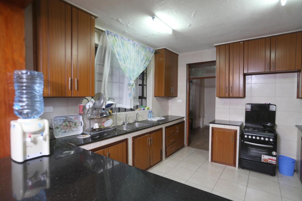 Esao Airport Suites Homestay *