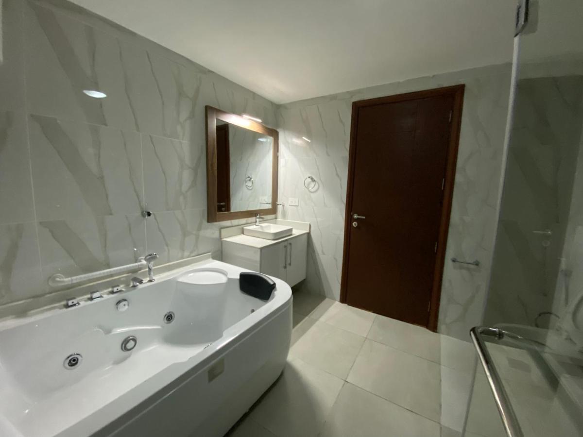 Westin Apartment *