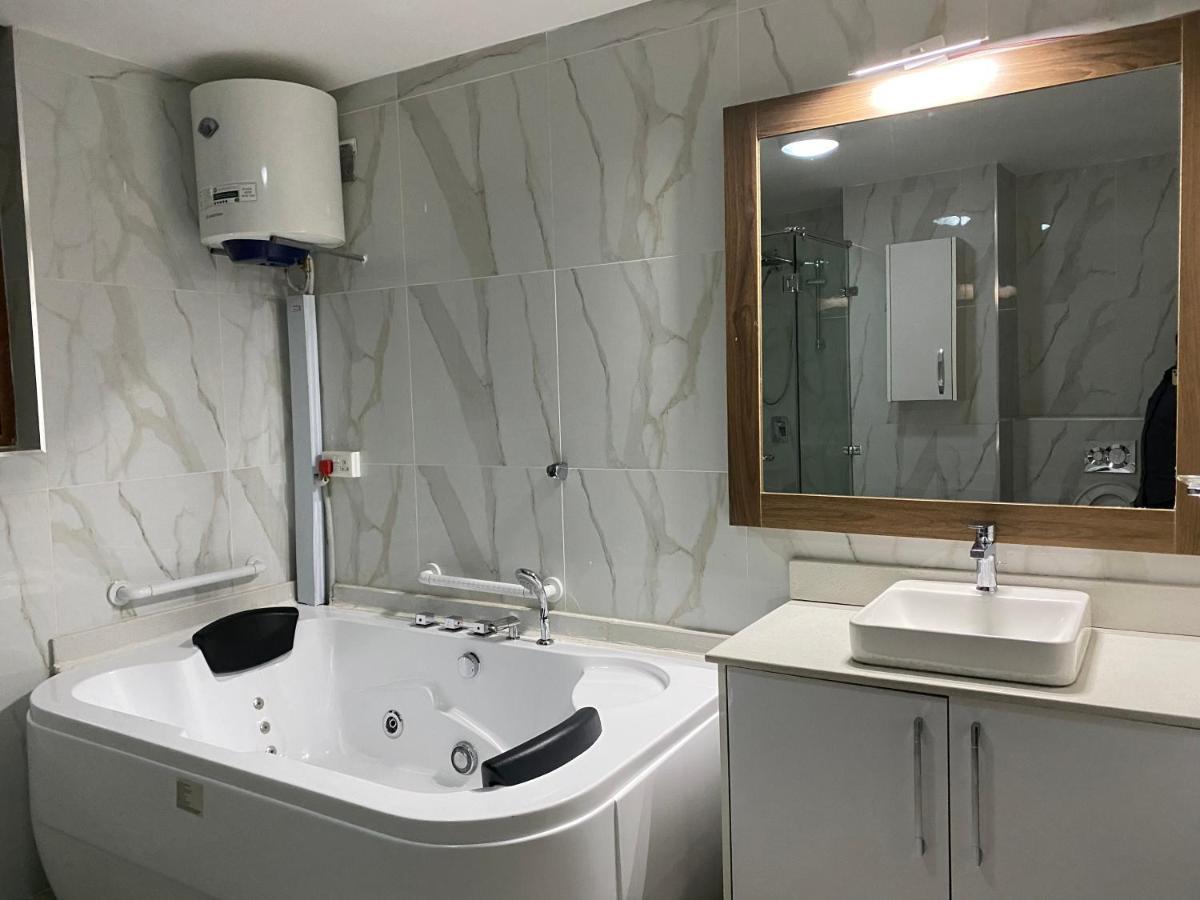 Westin Apartment