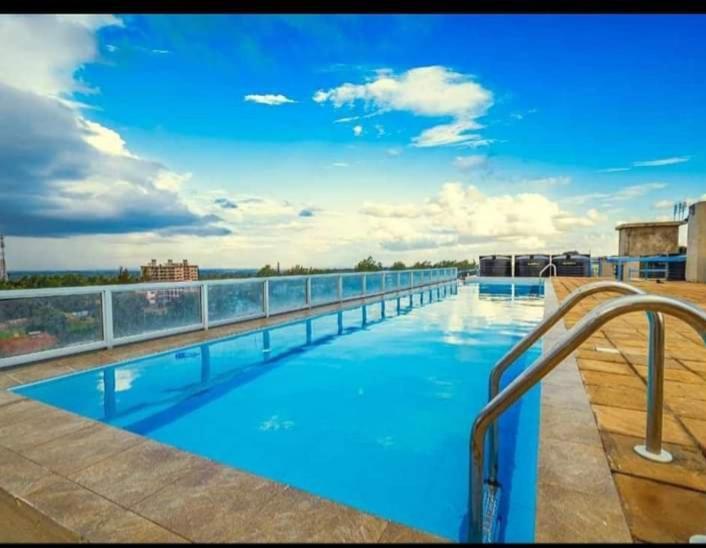 The Vip Nest Kiambu Road - Swim ,feed, Wifi And Sleep Apartment