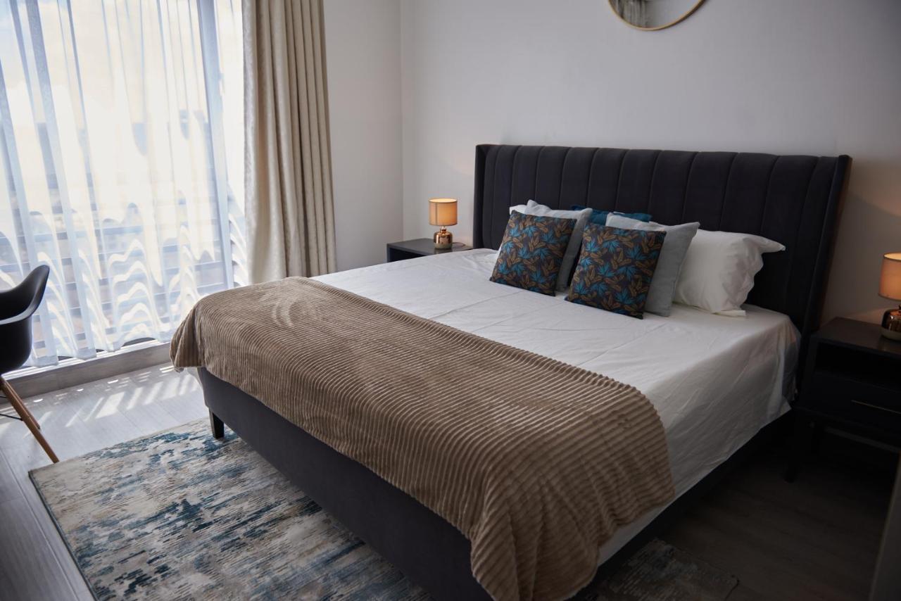 2 Bedroom Furnished In Kilimani, Nairobi, Kenya With A Pooll Apartment *