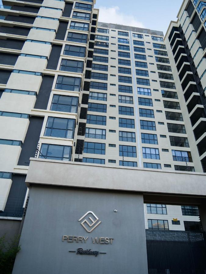 2 Bedroom Furnished In Kilimani, Nairobi, Kenya With A Pooll