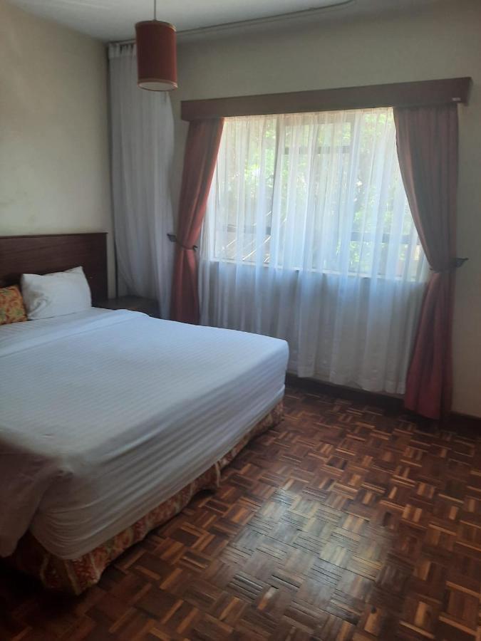 Lux Westlands Business