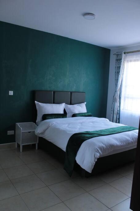 Lovely Emerald 3-bedroom