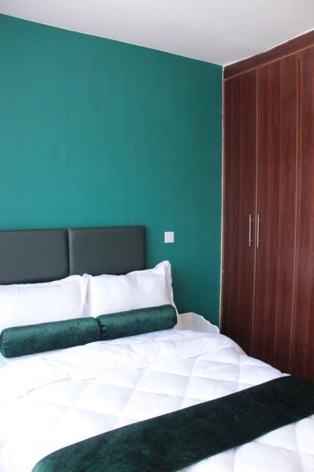 Apartment Lovely Emerald 3-bedroom
