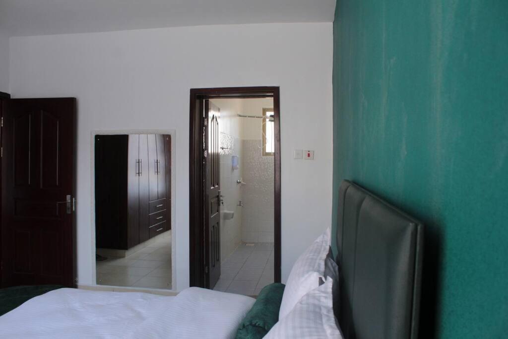 Apartment Lovely Emerald 3-bedroom