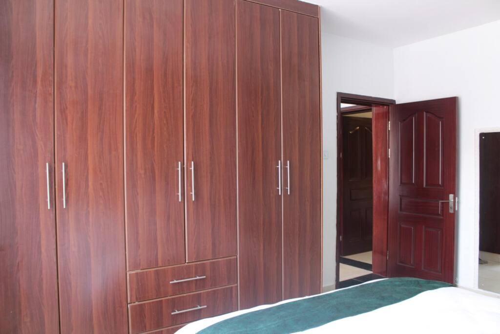 Apartment Lovely Emerald 3-bedroom
